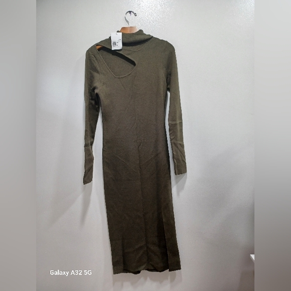 Forever 21 Cutout Turtleneck Sweater Dress Green size L NEW - Picture 5 of 7